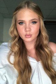 Alesya Guzko as Angel in Pioneer Heroes 2015