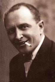Annibale Betrone as zio Piero in Piccolo mondo antico 1941