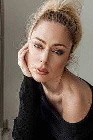 Giulia Nahmany as Ruth in Fjord 2026