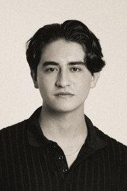 Leonardo Villegas as El Hombre in Caja de Recuerdos 2021
