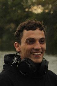 Salvador Coppari as Joel in Bocanada Interpersonal 2024
