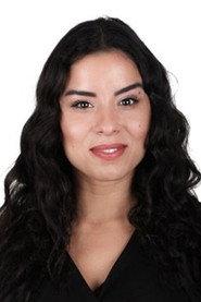 Ada Alize Ertem as Ezgi in Departures 2011