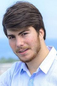 Thales Cavalcanti as Jean in Casa Grande 2014