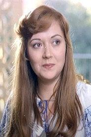 Eman Zou El Faqqar as مفيدة in The Love Thief 1977