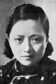 Tianxiu Tang as Rich widow in Playthings 1933