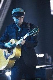 Philippe Almosnino as Self : Basse in Benjamin Biolay - Concert privé 2020