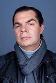 João Castro Gomes as Vítor in Bela America 2023