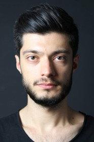 Mustafa Elikoğlu as Hasan in Boulder 2021