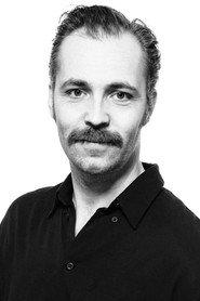 Henrik Horge as Nyhetsoppleser in Utkant 2007