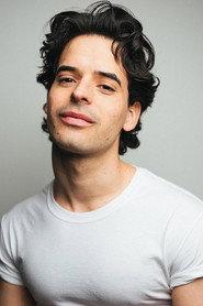 Charlie Reid as Kevin in Freelance 2022