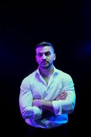 Alejandro Pedro Ponce as Peón in Makabro Coliseo 2026