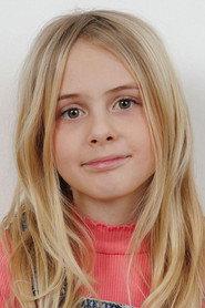 Mia Grace Herold as Miriam in Ein Wahnsinnstag 2022