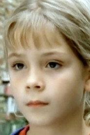 Nolimé Pettier as Paulette in Pas sages 2004
