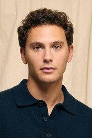 Cooper Koch as Inspector Steven Walsh in Fog City