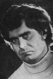 Vladimir Petchenko as Aleksei in Flying Days 1966
