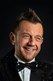 Lorenzo Cordara as Giovanni in Non è Natale senza panettone 2019