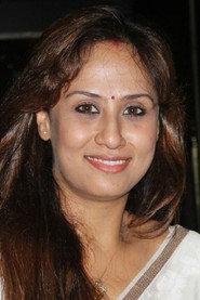 Maanu as Mother of the Quadruplets in Enna Satham Indha Neram 2014