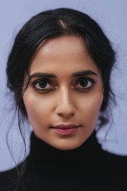 Kaveri Seth as Divya Batra in Gulmohar 2023