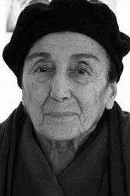 Güzin Dino as Ayşe in Towards the Sun 1937