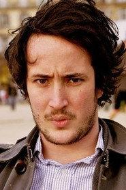 Azedine Kasri as Albert in Pompidou 2021