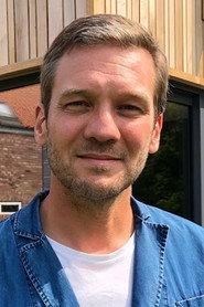Charlie Luxton as Self - Presenter in World's Weirdest Homes 2015