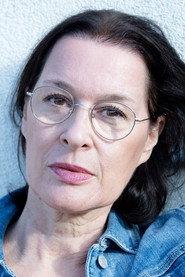 Katrin Reisinger as Kellnerin in My Beautiful Daughter 2004