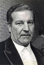 Antonio Bienvenida as bullfighter in Aquel viejo molino 1946