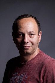Roberto Fiesco as El Gobierno (voice) in Velociraptor 2014