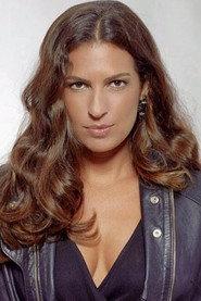 Paola Castilho as Recepcionista#2 in Sobrevivente Urbano 2014