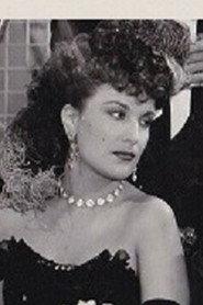 Berta Ortegosa as Laura's mother in The Hand in the Trap 1961