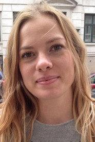 Emily Yatman as Sanne in Se mig nu 2001