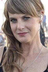 Isolde Lasoen as Isolde Lasoen in Hi My Name Is Jonny Polonsky 2021