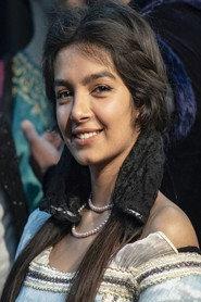 Dogana Essa as ياسمين in Looking For Juliet 2020