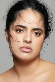 Luna Gandra as Larissa in De Repente Drag 2022