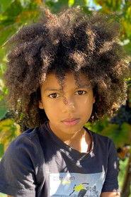 Lenny Joubij as Jiji (6 ans) in Christmas with the Tuches 2021