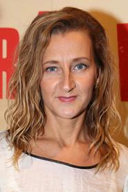 Daniela Drtinová as novinářka in Bet on Friendship 2021