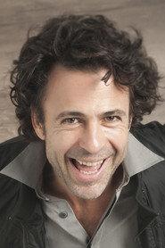 Ricardo Bianchi as  in Doble Vida 