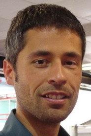 Izù Troin as (Voice) in Le carnet 2002