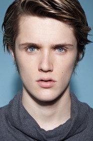 Eugene Simon as Mark in Mens Sana 2018