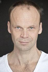 Rob Das as Gert in Zatracení 2002