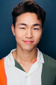 Matthew Yifeng as Waiter in Walter & France