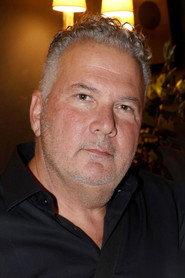 Yorgos Liantos as Yorgos in Buzzheart 2024