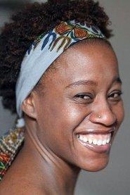 Néva Kehouane as Tante Sadio in Just a moment 2021