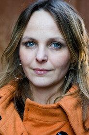 Cecilie A. Mosli as Anne in Next Door 2005