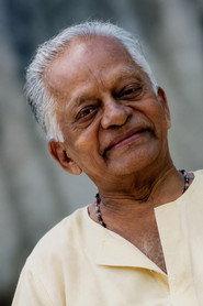Kaaka Radhakrishnan as Kasi in Iruvar 1997