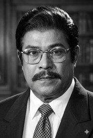 Rajib as S. K. Majumdar in Hira Chuni Panna 2000