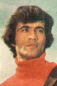 Oraz Amangeldyyev as Сахат in I Don’t Want to Be a Passerby 1987
