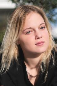 Justine Lacroix as Emilie in Fille de paysan 2022