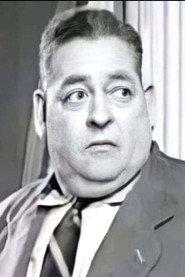 Ali Abdel Aal as إبراهيم in Lend Me Three Pounds 1939