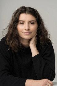 Constance Gosselin as Béatrice in Pamplemousse 2025